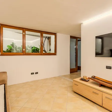 Belvedere By Interhome * Casnate Con Bernate
